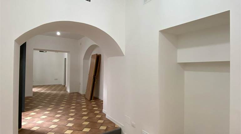 **Affitto Locale Commerciale Aversa**