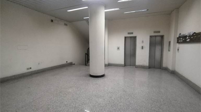 AVERSA CENTRO – UFFICIO A/10 IN PALAZZO DIREZIONALE