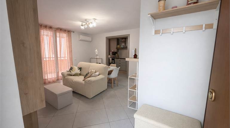 Aversa –  Appartamento con box auto in parco signorile