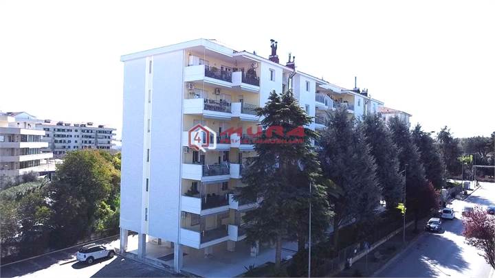 Aversa Sud – Appartamento 3 camere con camino, box e posto auto