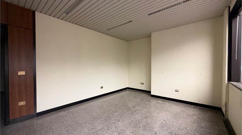 AVERSA CENTRO – UFFICIO A/10 IN PALAZZO DIREZIONALE
