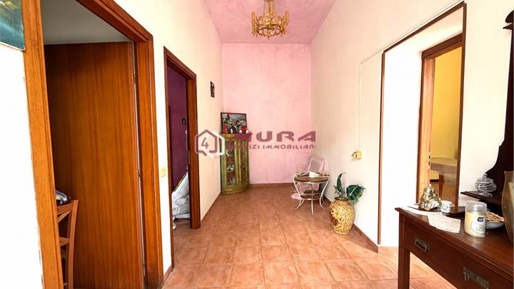 Appartamento in Fitto ad Aversa con Scala Autonoma e Balcone